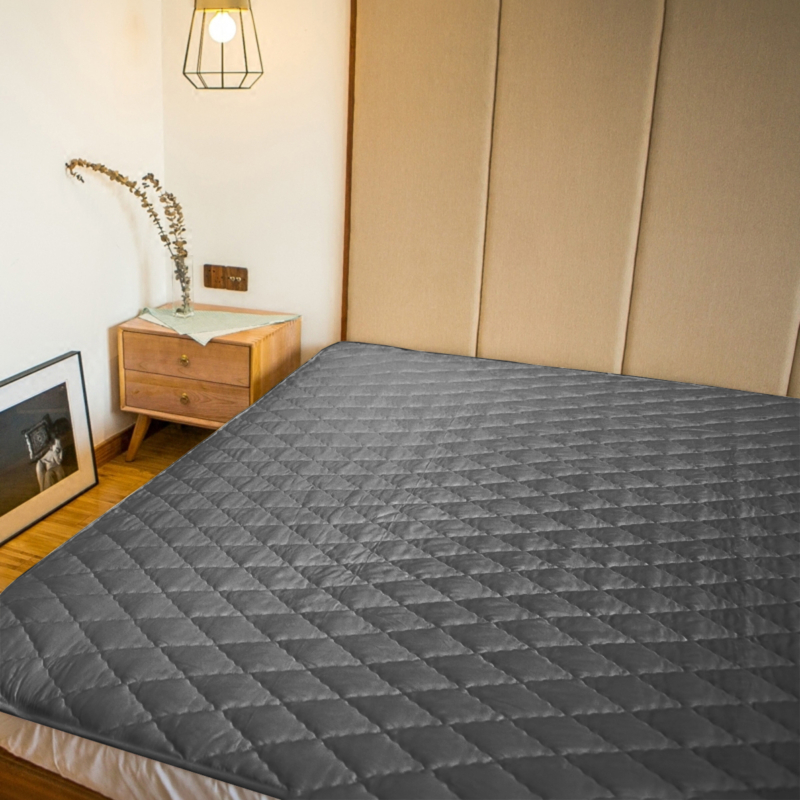 Szürke színű steppelt ágytakaró - 220x240 cm