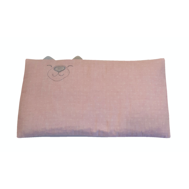 Mackó mintás rózsaszín gyerekpárna - 30 x 48 cm