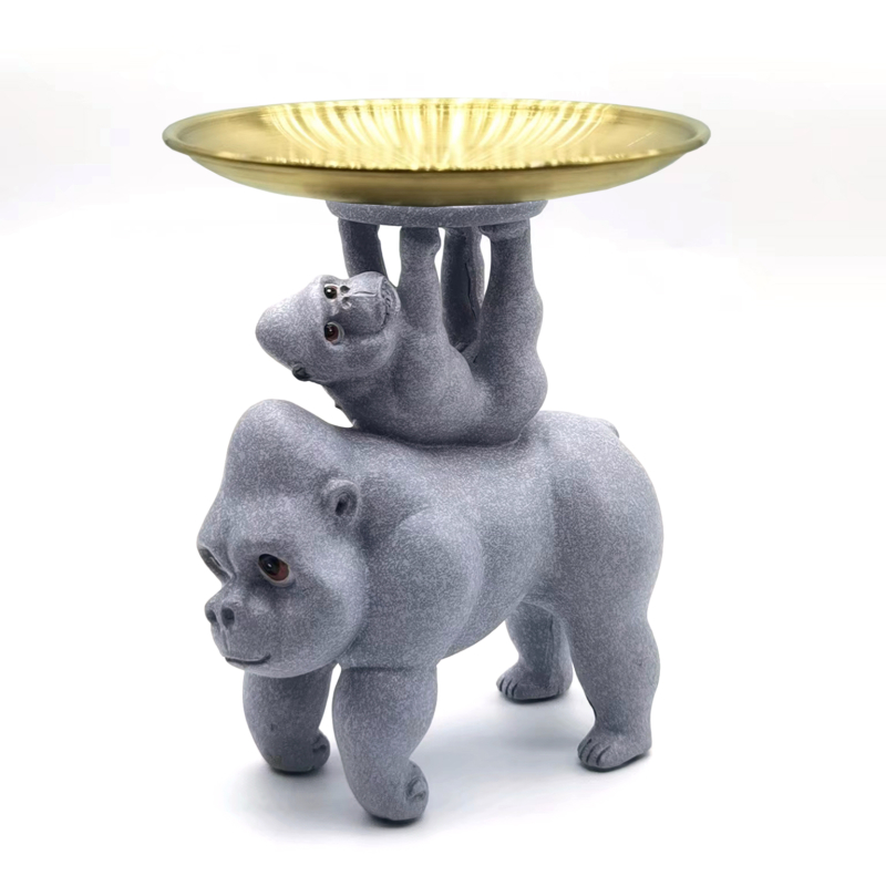 Kong mom - Gorilla család szobor kínáló tálcával